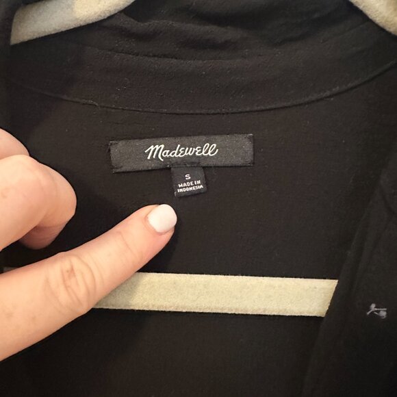 Madewell Central Drapey Button Down Short Sleeve Shirt in Black Size Small - Picture 4 of 5